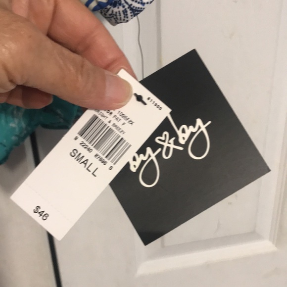 NWT Women’s By & By Top - Picture 8 of 8